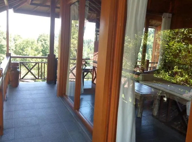 Dua Bintang Gasthof Munduk